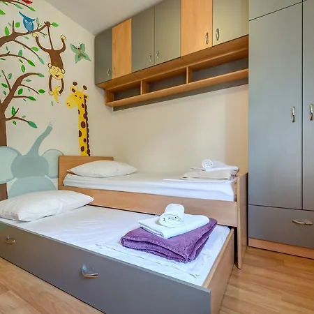 Apartment Duje Omis