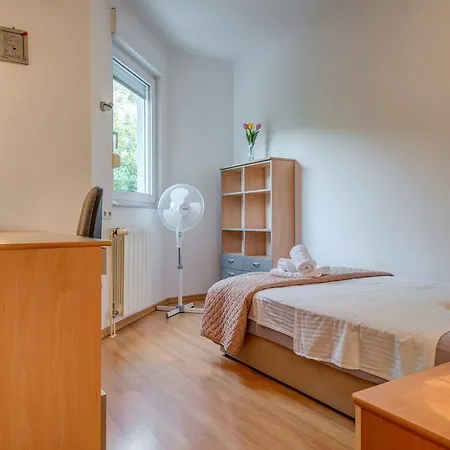 Apartment Duje Omis